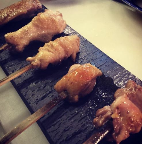 We purchase whole chickens from Hinai, Akita Prefecture.*For this reason, we only offer yakitori to you.