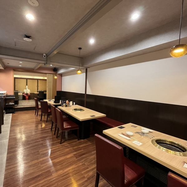 In addition to private rooms and counter seats, table seats are also available! You can use it not only for meals with family and friends, but also for corporate entertainment and celebrations.You can spend a wonderful time while enjoying delicious meat and alcohol in a spacious space.Please feel free to use.