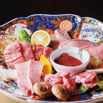 The deliciousness of Wagyu beef on one plate.[Premium Wagyu Beef Platter] 3,500 yen per person (tax included)