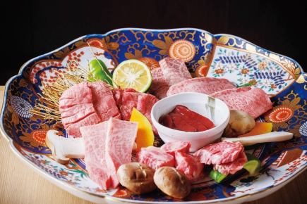 The deliciousness of Wagyu beef on one plate.[Premium Wagyu Beef Platter] 3,500 yen per person (tax included)