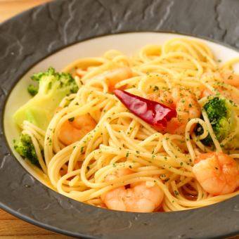 Shrimp and broccoli peperoncino