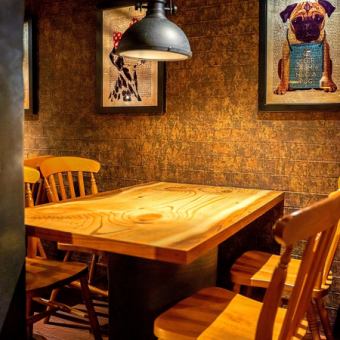 在可以隔斷窗簾的餐桌座位上享用晚餐，營造出絕佳的氛圍☆精緻的設計師空間非常適合名古屋站的女士聚會和約會！