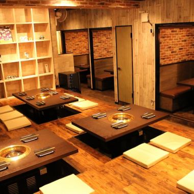 We have a kotatsu seat for easy digging at your feet! You can enjoy your meal while relaxing in a calm cafe-like space ♪ It is a space where you can see the surroundings, so it is ideal for banquets! Please use it for various banquets such as parties and girls-only gatherings!