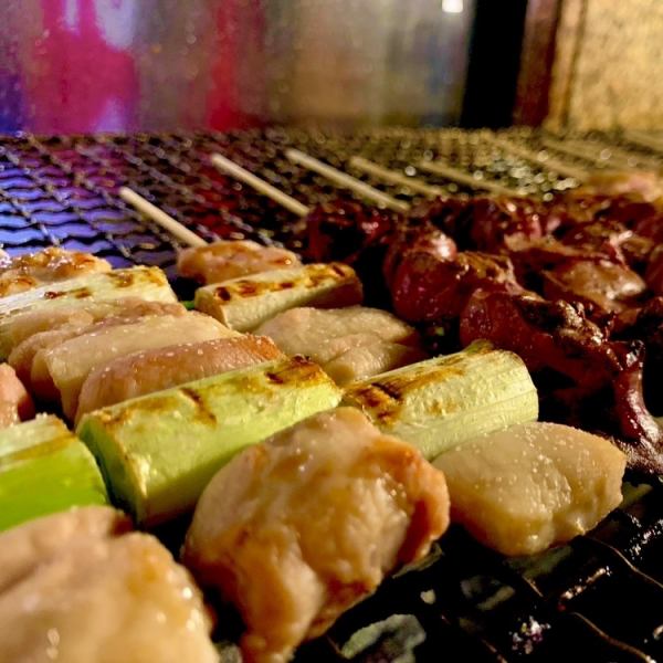 [Specialty] The skewers prepared in-house are outstanding! The skewers, each of which is carefully skewered one by one, are popular★