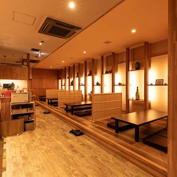 【大人数利用大歓迎★】座敷とテーブル席はそれぞれ繋げて大人数宴会にも対応しております!