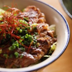 あぶりソーキ丼