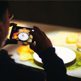 Only 18m counter.Projection mapping will be shown to make your meal a special occasion.