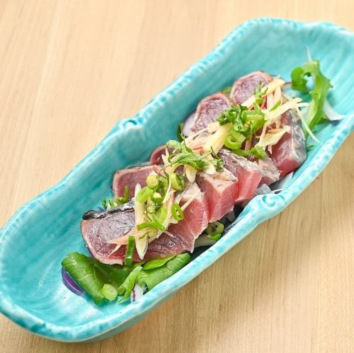たっぷり薬味の鰹のたたき