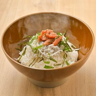 しらすと梅肉の出汁茶漬け