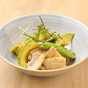 アボカドと豚バラのわさび醤油和え