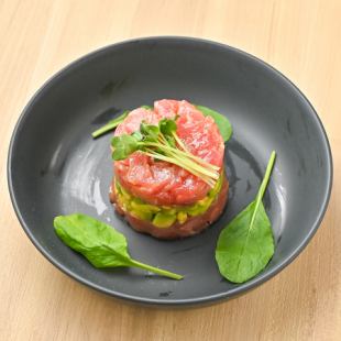 マグロとアボカドの和風タルタル