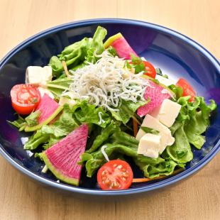 海鮮たっぷり彩りサラダ