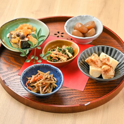 ほっと落ち着く、彩り豊かなおばんざい