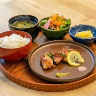 柚子胡椒烤鸡腿套餐