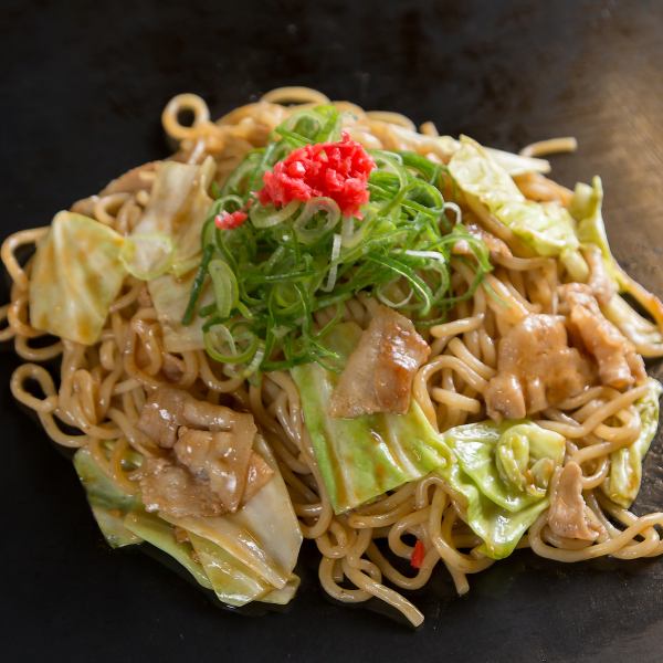 【もっちり食感！】≪ソースがよく絡んでいる≫焼きそば700円(税込)～