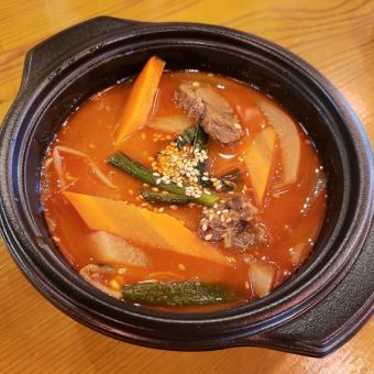 Red soup (Yukkejan soup)