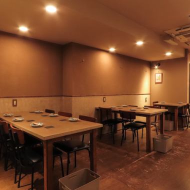 テーブルをつなげて12人までの宴会も可能です♪お気軽にお問合せください！