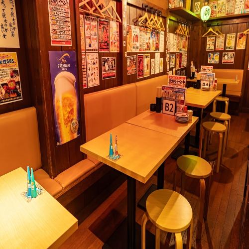 【サク飲みに】少人数で和気あいあいとお料理とお酒を楽しめるテーブル席!西鉄福岡(天神)駅より徒歩約6分と駅近なのでフラッと気軽にお立ち寄りください♪