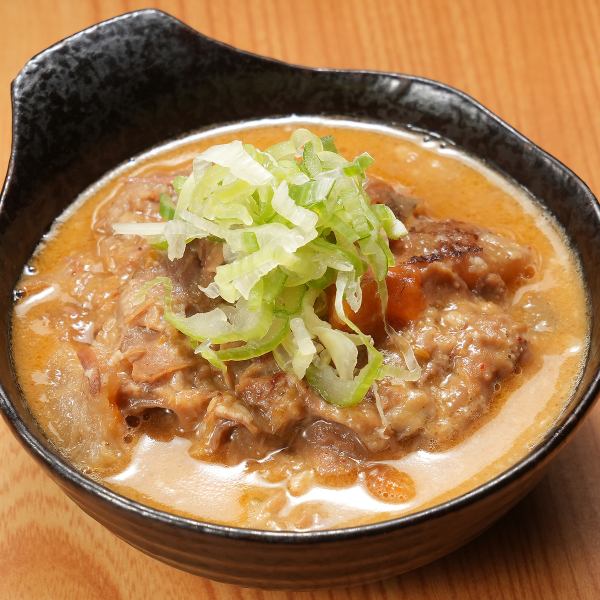 【当店が手掛けるこだわりメニュー♪】お酒との相性も抜群◎～モツ煮込み～⇒☆550円（税込）☆