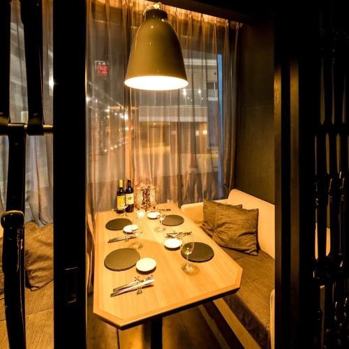 <p>We also have completely private rooms, so you can enjoy your meal without worrying about the customers sitting next to you! please give me!</p>