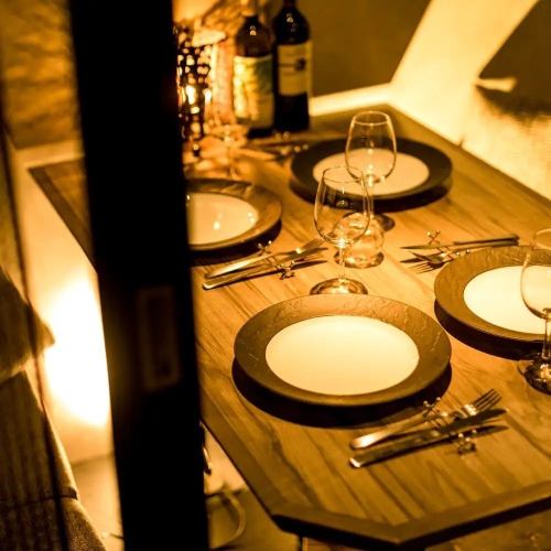 <p>お客様に安心してお食事を楽しんで頂く為に、当店ではコロナウィルス感染予防対策を実施しています。・従業員の出勤時の検温、手洗い、消毒の徹底。接客時マスク着用。・店内の換気、共有スペースの消毒。・お客様にはご来店時、アルコール消毒・検温のご協力をお願いしております。</p>