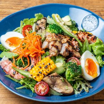 GARB salad with seasonal vegetables and grilled chicken