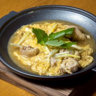 地鶏と黄ニラの卵とじ