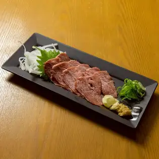 名物 馬刺し赤身