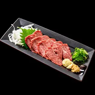 名物　馬刺し赤身