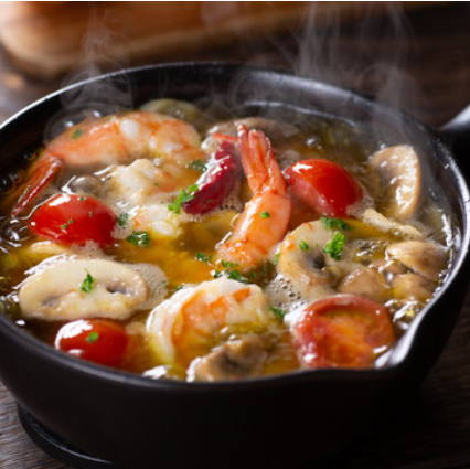 【日替わりの食材で作る☆】≪絶品アヒージョ(バケット付き)≫お酒もすすみます♪650円(税込)