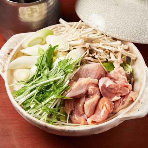 はかた地鶏の水炊き鍋　※注文は二人前