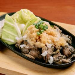 烤本地鸡腿肉配柚子醋和萝卜泥