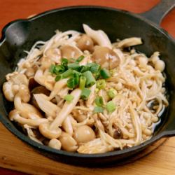 黄油炒蘑菇