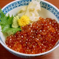 奢华鲑鱼子盖饭