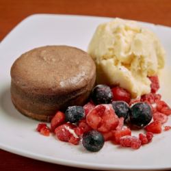 フォンダンショコラ バニラアイス添え