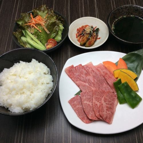 Wagyu Honjin lunch 2,420 yen (tax included)