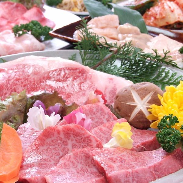 【黒毛和牛4種盛り】(約2人前)　自慢の黒毛和牛を楽しめる肉の盛り合せ　4158円！