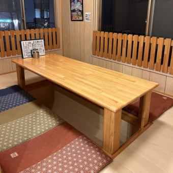 上品な和空間で愉しむひと時。半個室席は4～8名様までのご利用が可能。掘り炬燵なので足をのばしお寛ぎ頂けます。