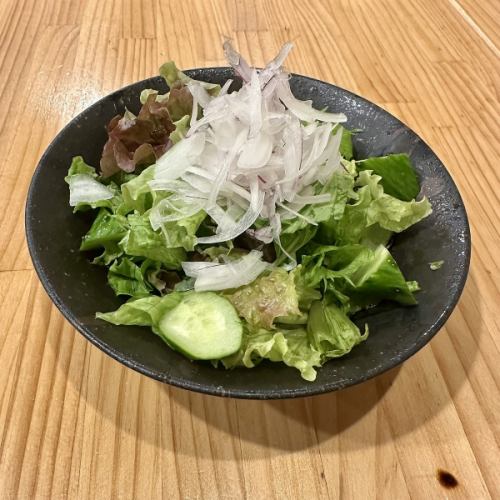 自家製ドレッシングのグリーンサラダ