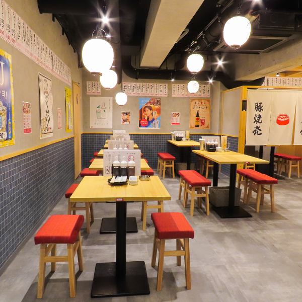 The entire floor can be rented out for up to 100 people.●A nostalgic interior filled with Showa-era atmosphere●The Showa-era retro interior is also carefully designed.The atmosphere of a "traditional, popular izakaya" is a comfortable space that anyone can feel free to drop in to.