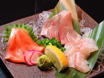 3 pieces of sashimi