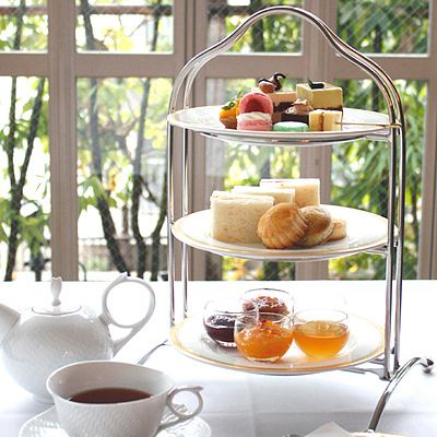 【French style afternoon tea handled by pastry chee】 We are preparing 3-stage tea stand which you can enjoy with all you can drink as you can drink plain scones and sandwiches, delicious sticking desserts, select coffee and tea.