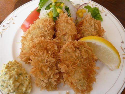 Hiroshima fried oyster lunch (mid-September to early May)