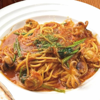 イイダコ・ホタテ ほうれん草のトマトソース
