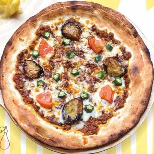 【PIZZA】夏野菜のキーマカレー風ピッツァ