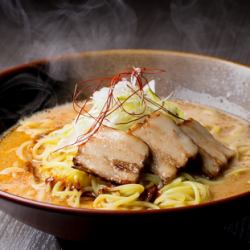 〆1番人気　角煮坦々麺