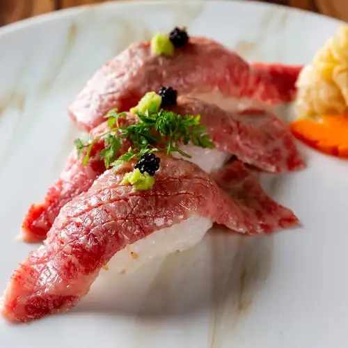 霜降り黒毛和牛肉寿司(3貫)