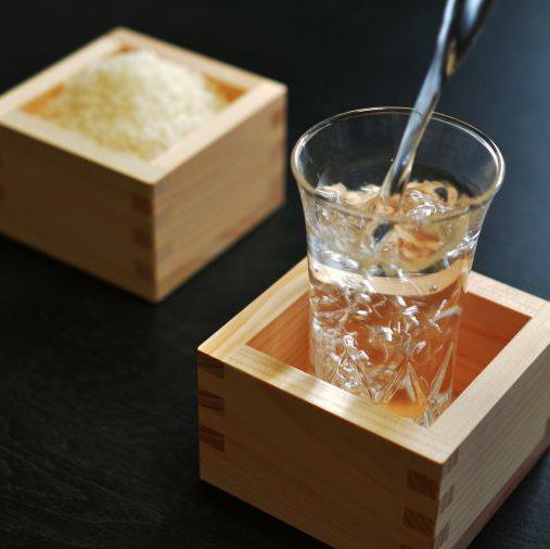 東北や九州から取り寄せる生日本酒・芋焼酎が人気！