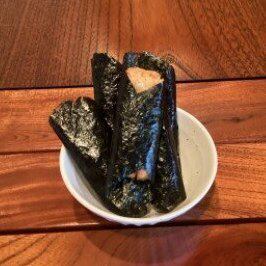 Extreme Seaweed-wrapped rice crackers