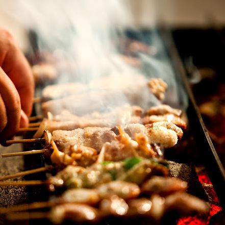 炭火で焼き上げる極上焼き鳥